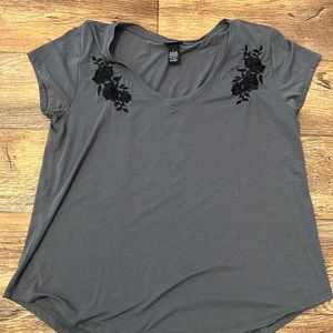 Rue 21 size large womens flowy shirt